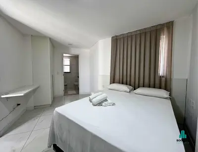 Uma cama ou camas num quarto em Aquarius Residence by Holiday Stays