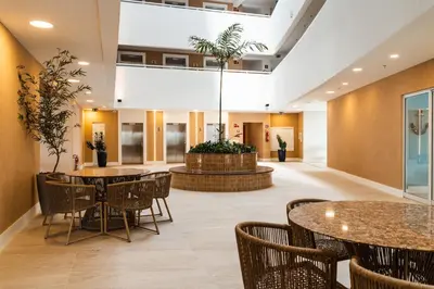 Uma área de estar em Aquarius Residence by Holiday Stays