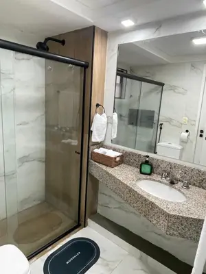 Uma casa de banho em Flat no Coração do Meireles - Apto 402