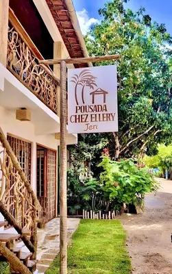 Um jardim no exterior de Pousada Chez Ellery Jeri