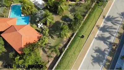 A piscina em ou perto de HOTEL IBIZA CUMBUCO