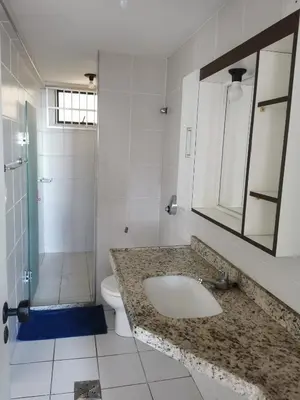 Uma casa de banho em Apto privado no Edifício residencial Náutico 5 ºandar