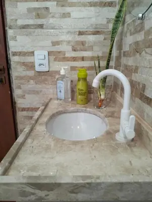 Uma casa de banho em Pousada Villa Marini