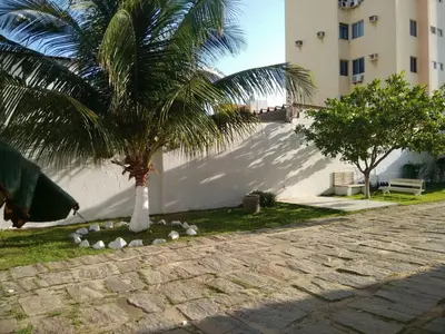 Um jardim no exterior de Residencial André Reis