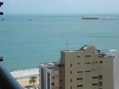 Uma vista do mar geral ou uma vista do mar a partir do apartamento