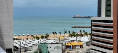 Uma vista do mar geral ou uma vista do mar a partir do apartamento
