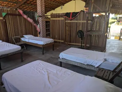 Uma cama ou camas num quarto em SOS Kite Hostel
