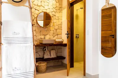 Uma casa de banho em Villa Odara