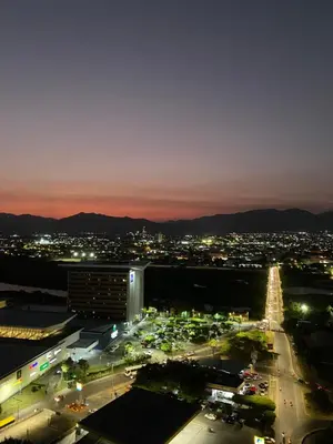 Uma vista geral da montanha ou uma vista da montanha a partir do apartamento