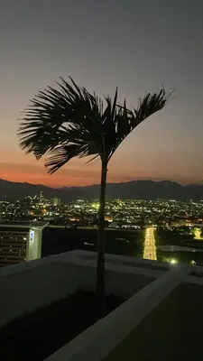O nascer ou o pôr do sol visto a partir do apartamento