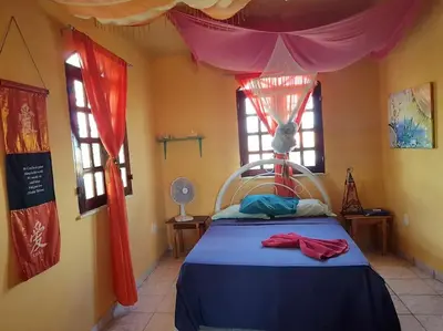 Uma cama ou camas num quarto em Beautiful house 5 minutes on foot to centre, Wi-Fi, parking, kitchen