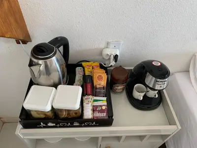 Comodidades para chá e café em Suite casal na praia do Preá