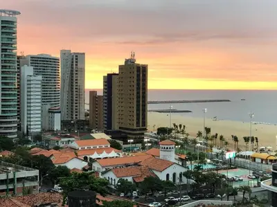 Uma vista do mar geral ou uma vista do mar a partir do apartamento