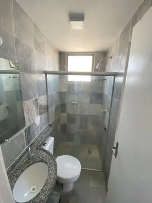 Uma casa de banho em Apartamento Praia do Futuro, 4qtos,300ms da praia