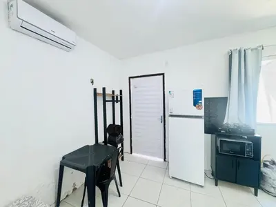 Uma televisão e/ou sistema de entretenimento em Ap Mobiliado no Campo dos Velhos