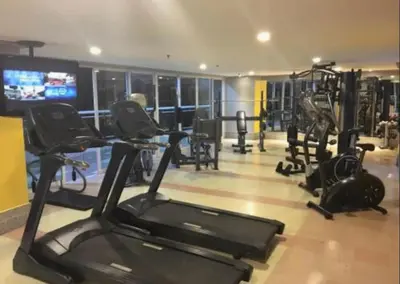 O centro de fitness e/ou as comodidades de fitness de Apto à Beira Mar - Terraços do Atlântico