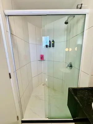 Uma casa de banho em Apartamento Aquarius Residence