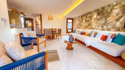 Uma área de estar em Flecheiras The House - Casa beira mar com piscina privativa em condomínio