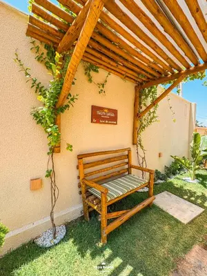 Um jardim no exterior de Zaya Beach Residence