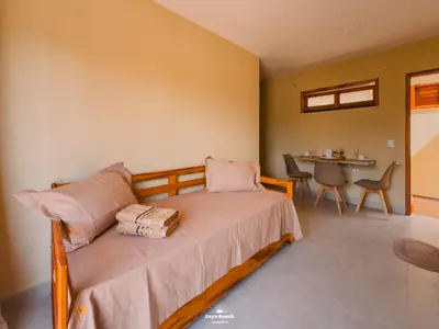 Uma cama ou camas num quarto em Zaya Beach Residence