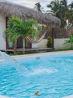 A piscina em ou perto de Moitas chalés