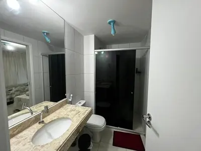 Uma casa de banho em Apartamento GolfVille Residence
