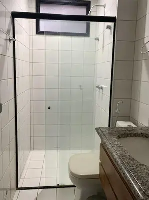 Uma casa de banho em Espaçoso 2 rooms, ampla varanda perto do mar