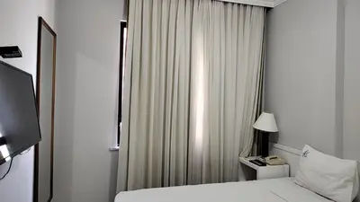 Uma televisão e/ou sistema de entretenimento em Lindo Flat Meireles 203 pertinho Beira Mar
