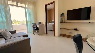 Uma televisão e/ou sistema de entretenimento em 2 suítes temporada - VENTILADO E NASCENTE, condomínio tranquilo com PISCINA, CHURRASQUEIRA E PLAYGROUND I Cozinha completa, estacionamento coberto, home office I Ideal para FAMÍLIAS E CASAIS I Prox do BEACH PARQUE e PRAIA - Porto das Dunas - CE