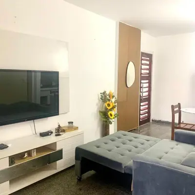 Uma televisão e/ou sistema de entretenimento em Via Venetto Feirinha Beira Mar