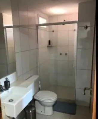 Uma casa de banho em Apartamento Térreo no Catu Lake Resort Aquiraz