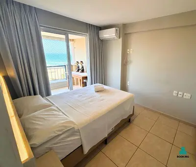Uma cama ou camas num quarto em Beach Village Vista Mar by Holiday Stays