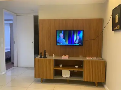 Uma televisão e/ou sistema de entretenimento em Ed Preamar Apt 902 Próximo à Feirinha da Beira Mar