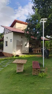 Um jardim no exterior de Reserva dos Ipês