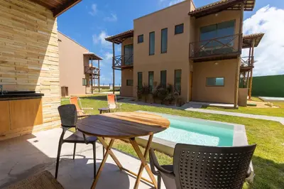 A piscina em ou perto de Beachfront Duplex #A10 em Barro Preto by Carpediem