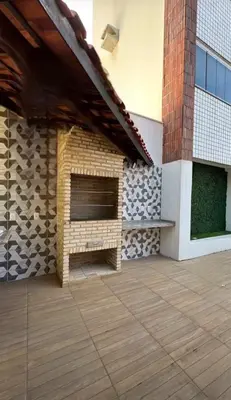 O edifício onde o apartamento está situado