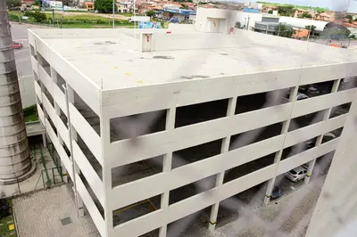 O edifício onde o apartamento está situado
