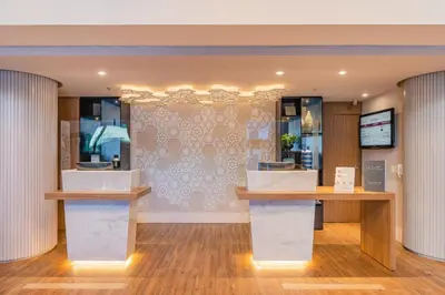 Uma televisão e/ou sistema de entretenimento em Mercure Fortaleza Meireles