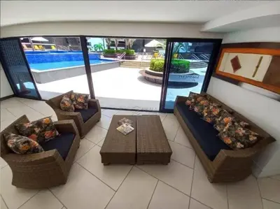 Uma área de estar em Apartamento com 02 quartos, Beira Mar, Fortaleza - CE.