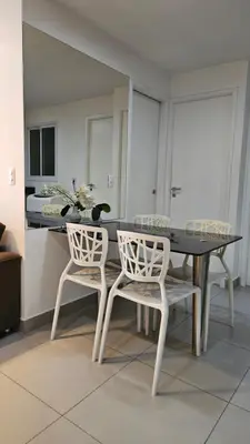 A planta de 64 - Conforto e Vista Mar 2 Quartos no Coração do Meireles