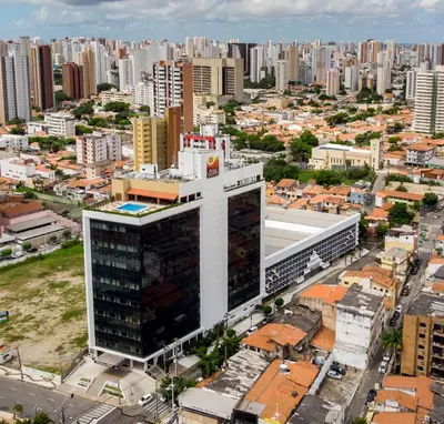 Uma vista geral de Fortaleza ou a vista da cidade a partir do hotel