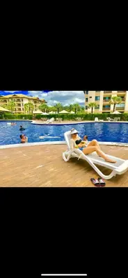 A piscina em ou perto de Paraíso