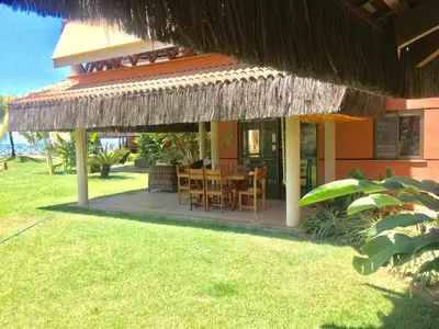 Um jardim no exterior de Dream Village Cumbuco Beach