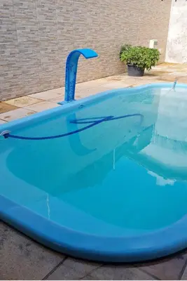 A piscina em ou perto de Cris hospedagem
