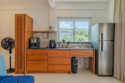 A cozinha ou kitchenette de Kite Star - Elegância com varanda por Carpediem