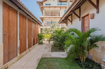 Um jardim no exterior de Kite Star - Apartamento no Cumbuco por Carpediem