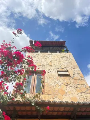O edifício onde o apartamento está situado
