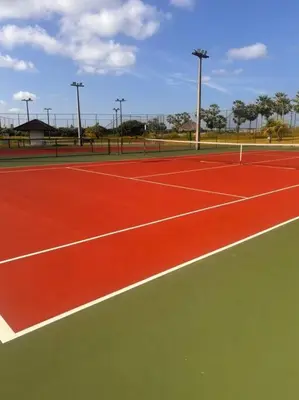 Comodidades para jogar ténis e squash em Apart Resort Catu Lake Catu Like ou nas proximidades
