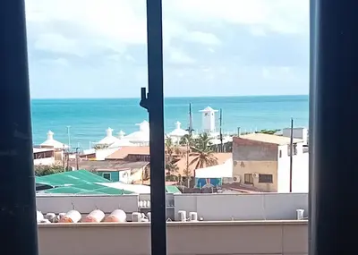 Uma vista do mar geral ou uma vista do mar a partir do apartamento