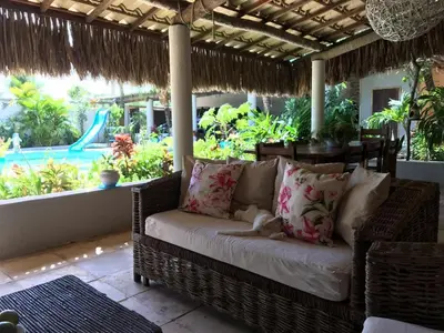 Um jardim no exterior de Casa Cauipe Cumbuco
